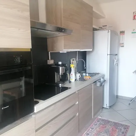 Séjour chez l'habitant Affitto Camera Privata Con Bagno Privato, Cucina Soggiorno Bagno Terrazzina Condivisi Ideale Per Studenti O Lavoratori Stagionali *